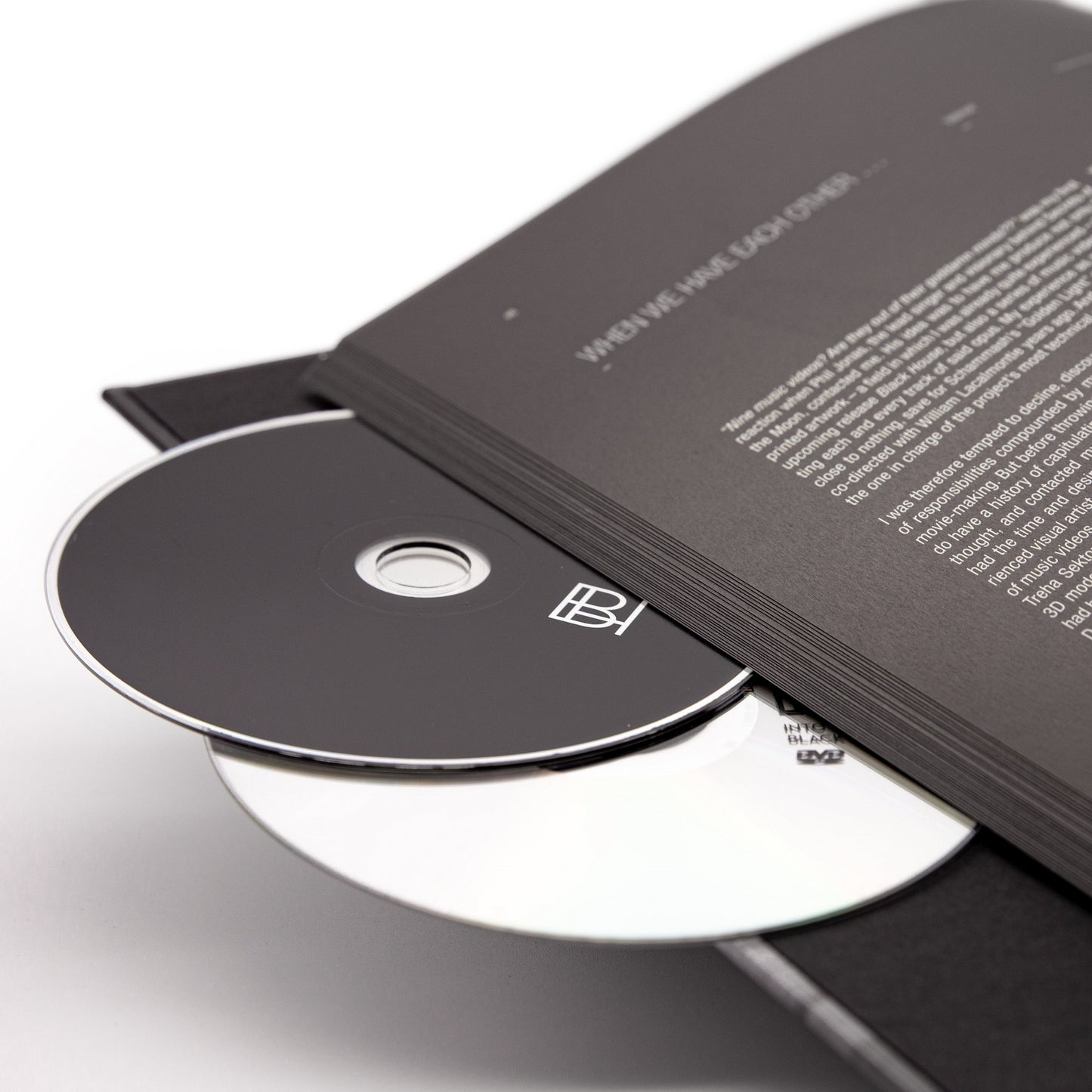Secretos de la Luna - La Casa Negra (Libro de Arte CD+DVD)