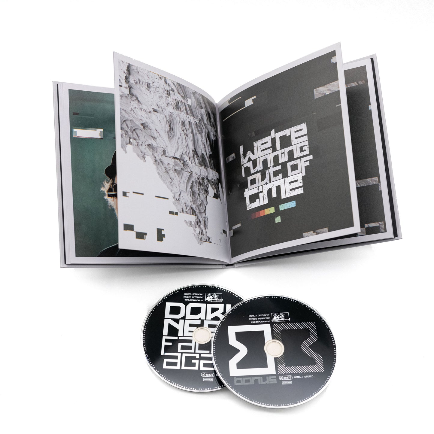 Beborn Beton - La oscuridad vuelve a caer (Libro de arte, 2 CD)