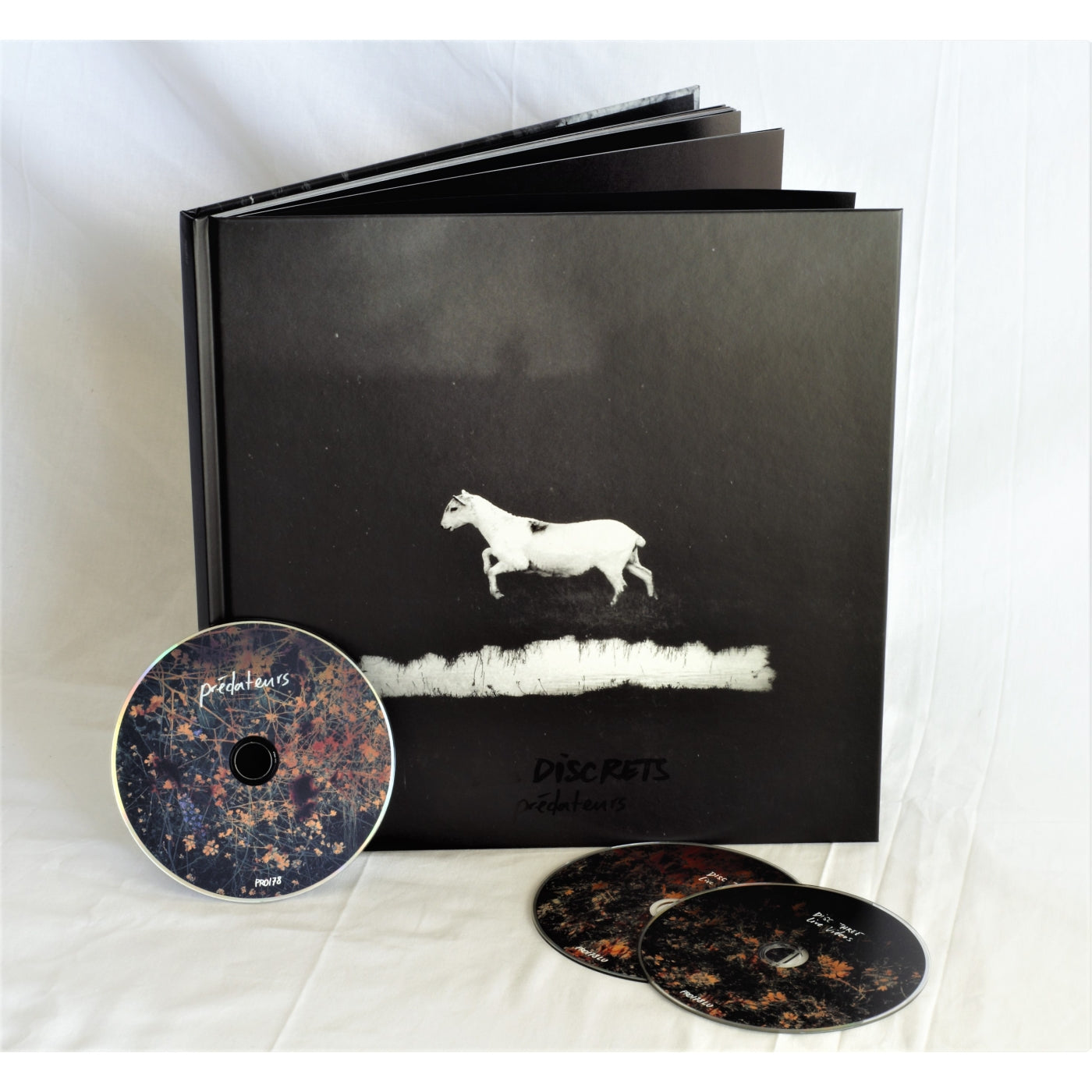 Les Discrets - Prédateurs (Artbook 2CD+DVD-ROM)