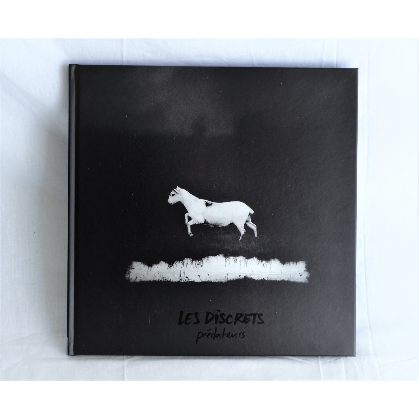 Les Discrets - Prédateurs (Artbook 2CD+DVD-ROM)