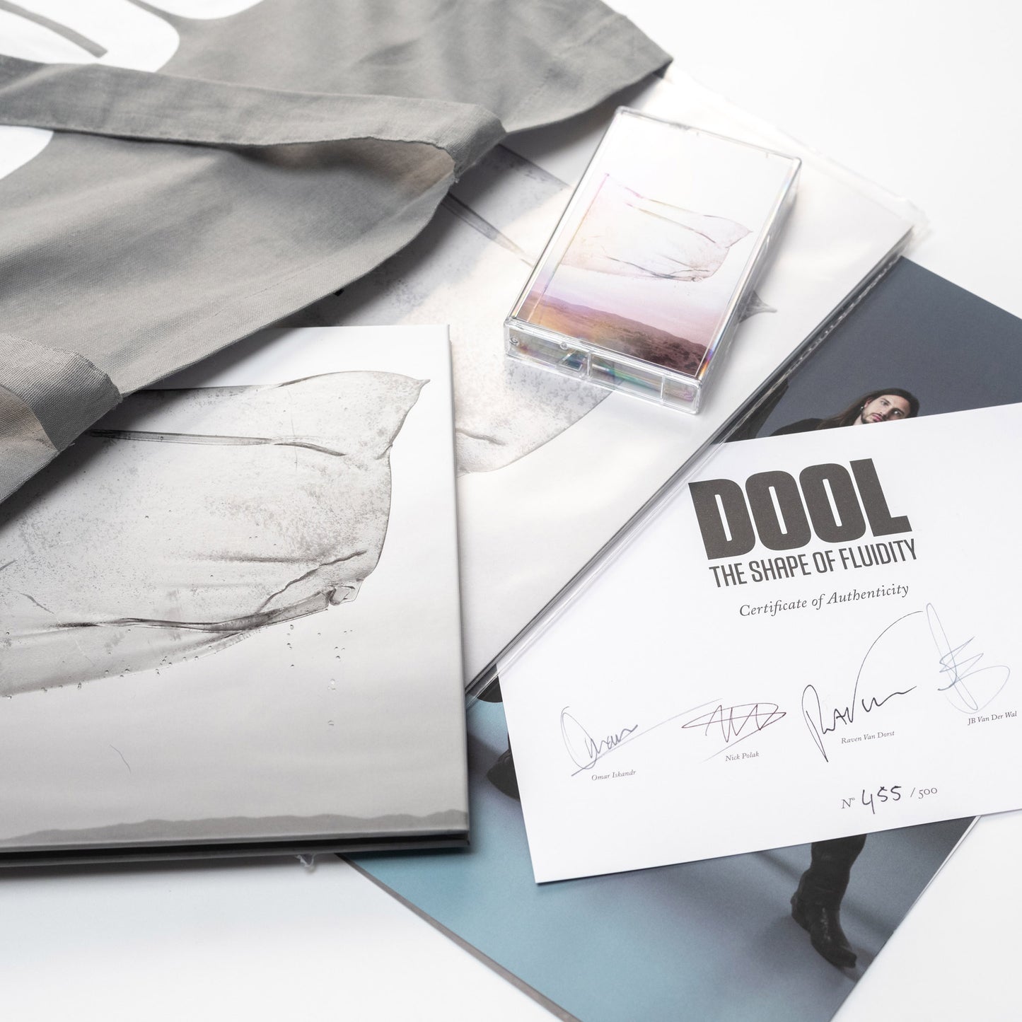 Dool - La forma de la fluidez (Caja/Paquete - Mármol transparente/negro)
